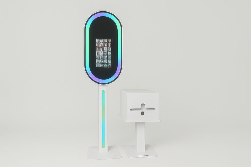 Selfie Mirror Pod photo booth