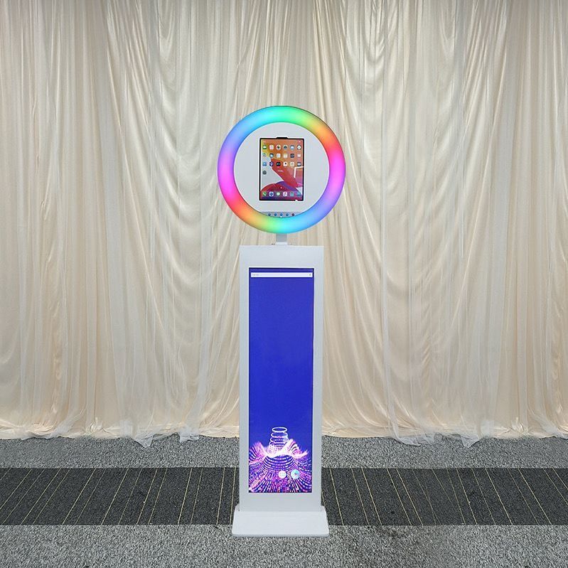 LCD SlimPod photo booth